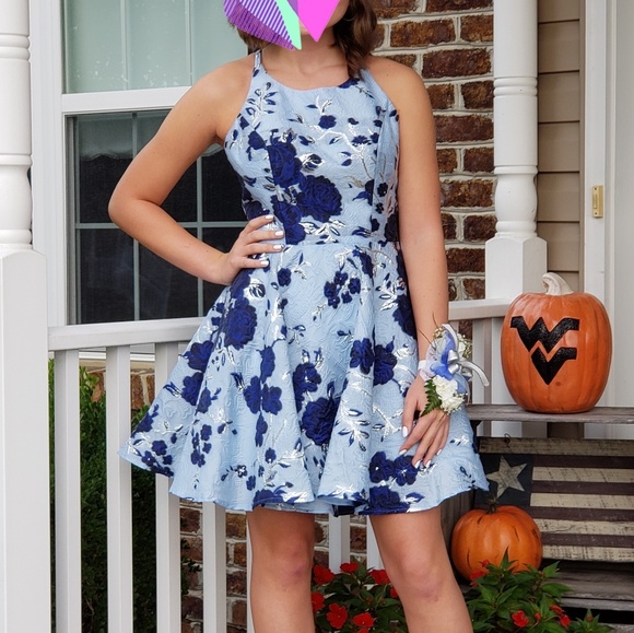 Homecoming/Party Dress - Picture 3 of 3